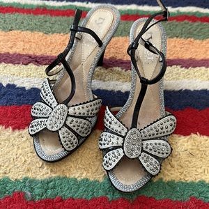 Flower leather sandals